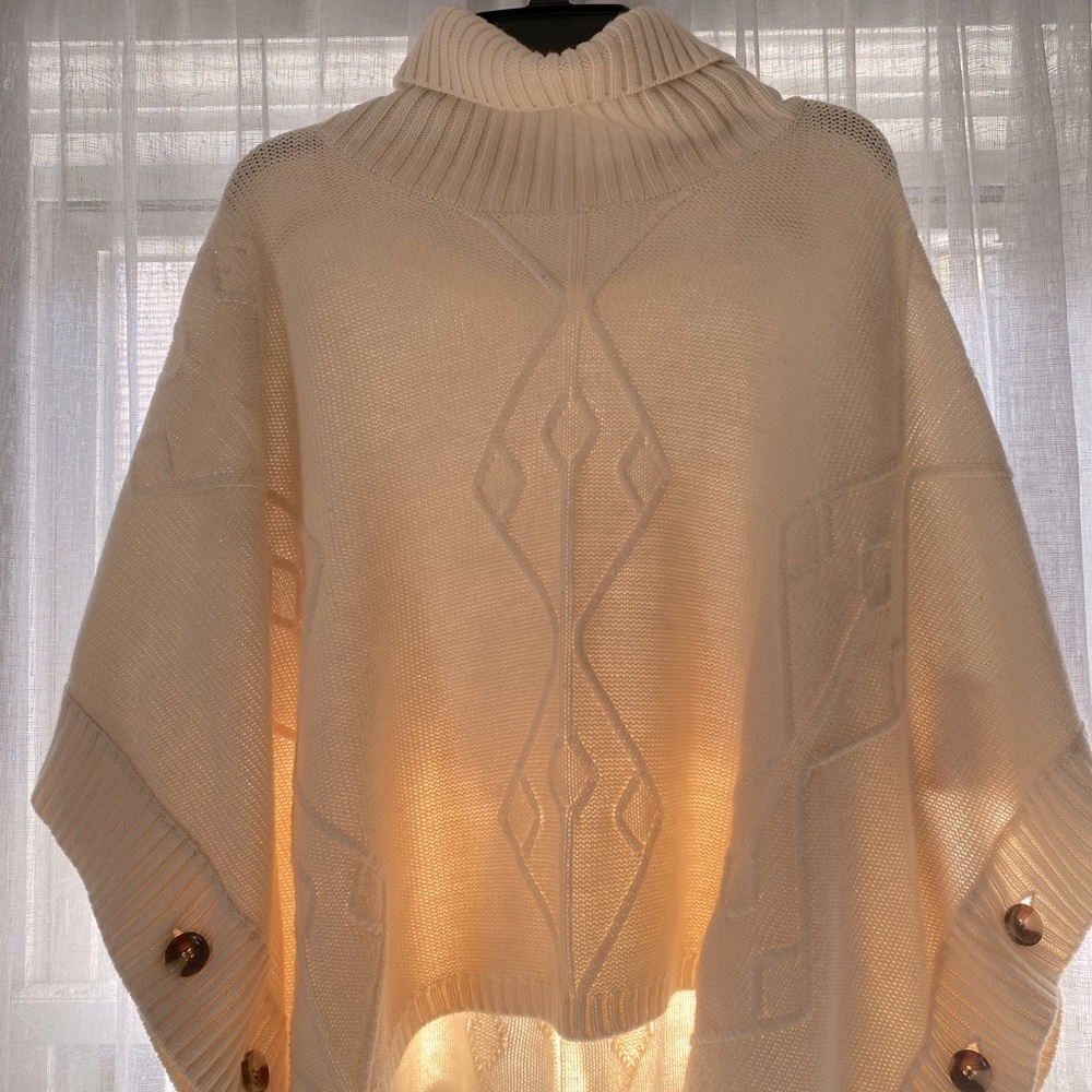 Simply Noelle Shawl fits L/XL *so soft*